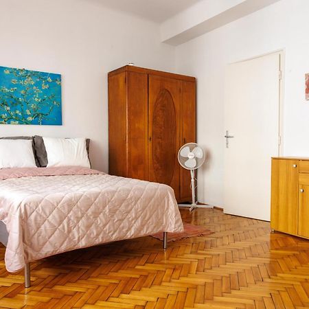 בודפשט Studio With Terrace In Heart Of The City מראה חיצוני תמונה
